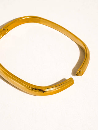 The 18K Gold Non-Tarnish Classic Bangle