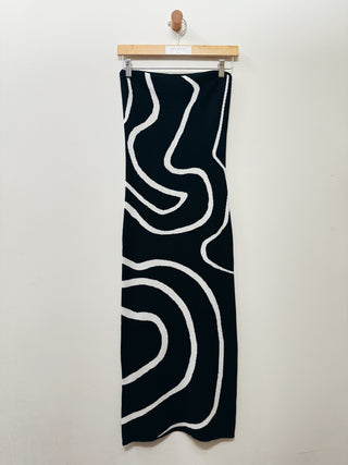 Abstract Lines Strapless Knit Maxi