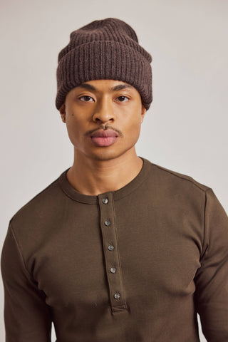 The Cashmere Beanie in Brown