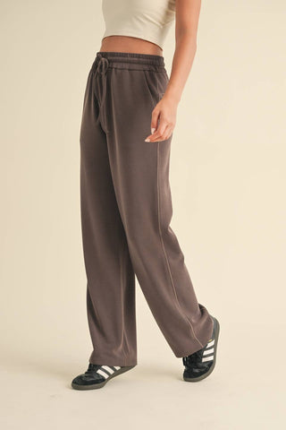 The Super Soft Air Scuba Wide Leg Pant