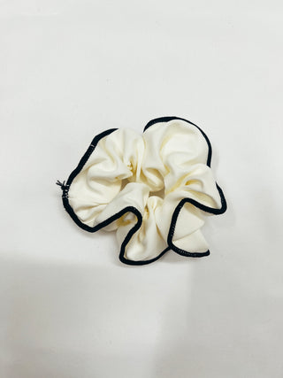 Contrast Piping Scrunchie