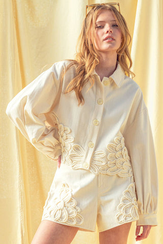 J4267ST   FLORAL EMBELLISHMENT DETAIL JACKET: ECRU / L - Olive Street