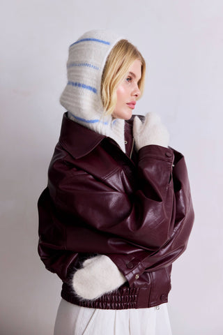 The Alpaca Mittens in Sky Blue