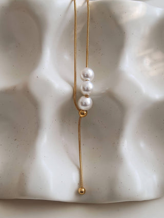 Montana 18K Gold Non-Tarnish Pearl Y Drop Sweater Necklace: Yellow Gold - Olive Street