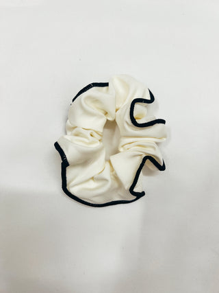 Contrast Piping Scrunchie
