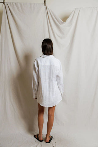 The Lorelai Linen Button Down in White - Olive Street