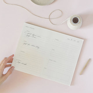 Weekly Overview Notepad - Olive Street
