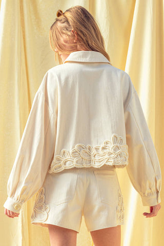 J4267ST   FLORAL EMBELLISHMENT DETAIL JACKET: ECRU / L - Olive Street