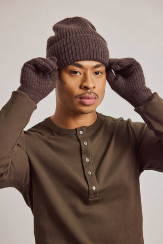The Cashmere Beanie in Brown