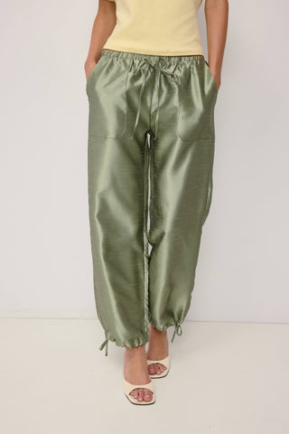 The Tafetta Drawstring Pants in Green