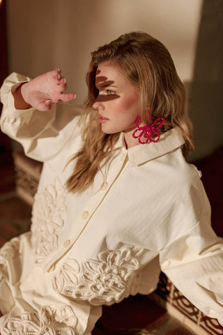 J4267ST   FLORAL EMBELLISHMENT DETAIL JACKET: ECRU / L - Olive Street