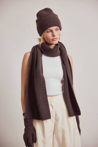 The Cashmere Beanie in Brown