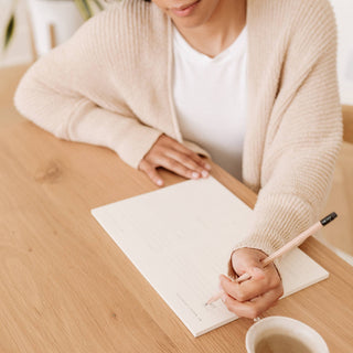 Weekly Overview Notepad - Olive Street