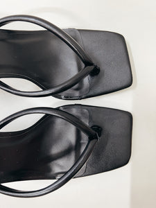 Thong Heeled Mule